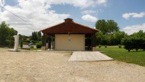 Faace Est de l'aire de service de camping car  La Mothe saint-Hray