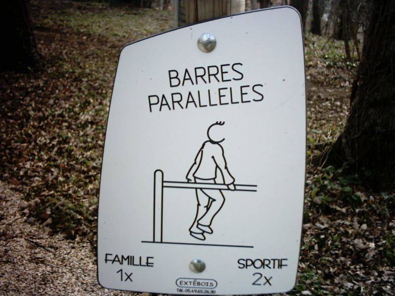 Parcours sant: barres parallle