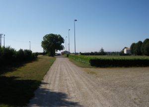 Entre et parking du stade de football  La Mothe saint-Hray