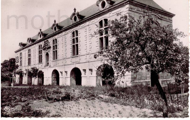 Le chteau et l'orangerie de La Mothe saint Hray