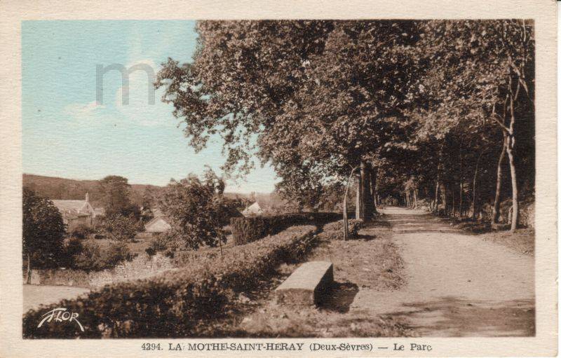 Le thtre d'extrieur et le parc de La Mothe saint Hray