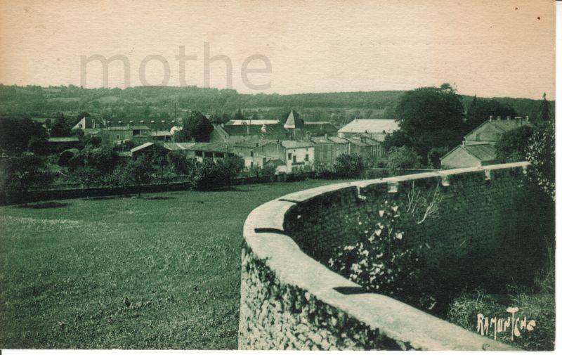 Le thtre d'extrieur et le parc de La Mothe saint Hray