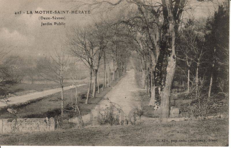 Le thtre d'extrieur et le parc de La Mothe saint Hray