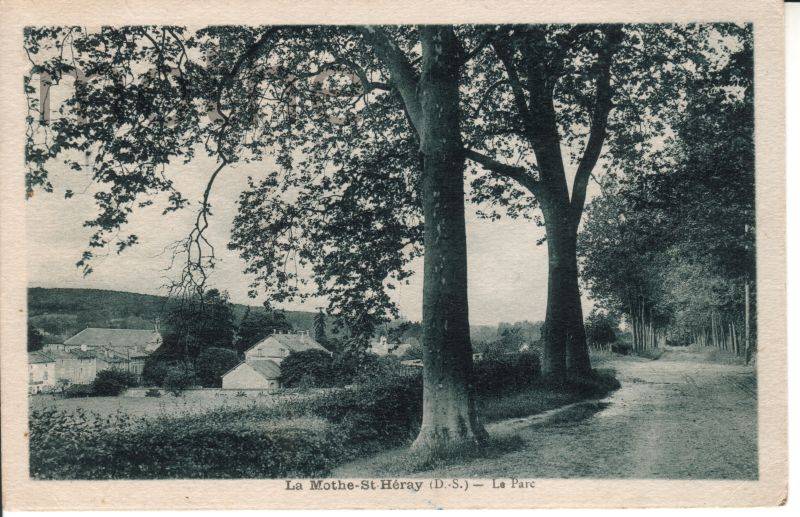 Le thtre d'extrieur et le parc de La Mothe saint Hray