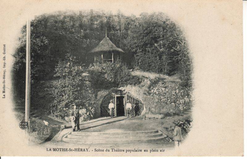 Le thtre d'extrieur et le parc de La Mothe saint Hray