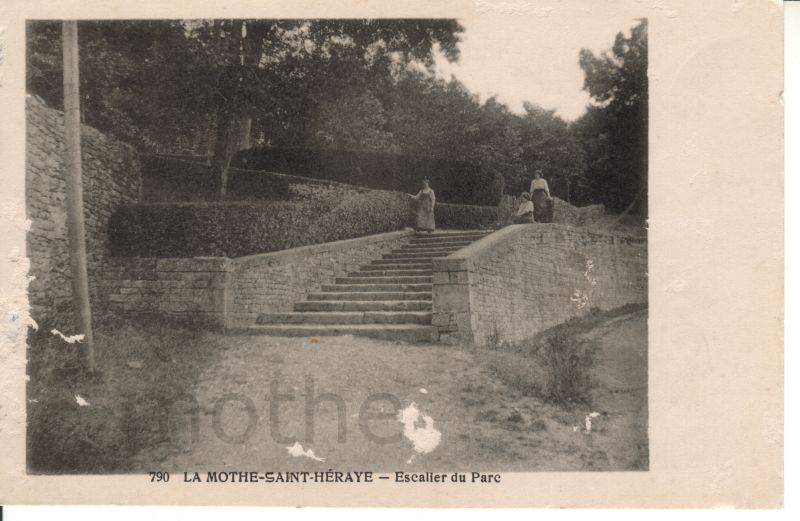 Le thtre d'extrieur et le parc de La Mothe saint Hray