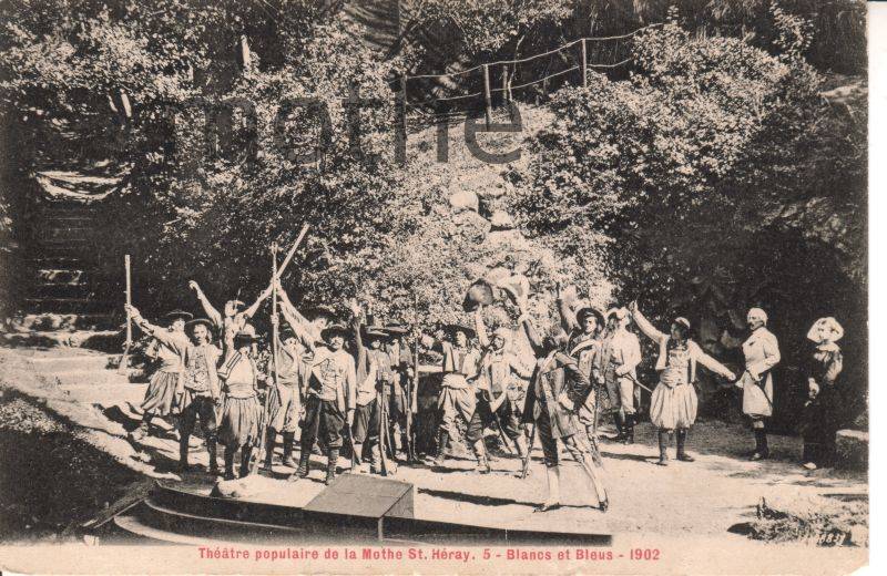 Le thtre d'extrieur et le parc de La Mothe saint Hray