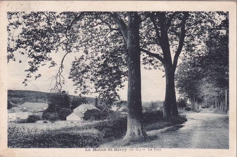 Le thtre d'extrieur et le parc de La Mothe saint Hray