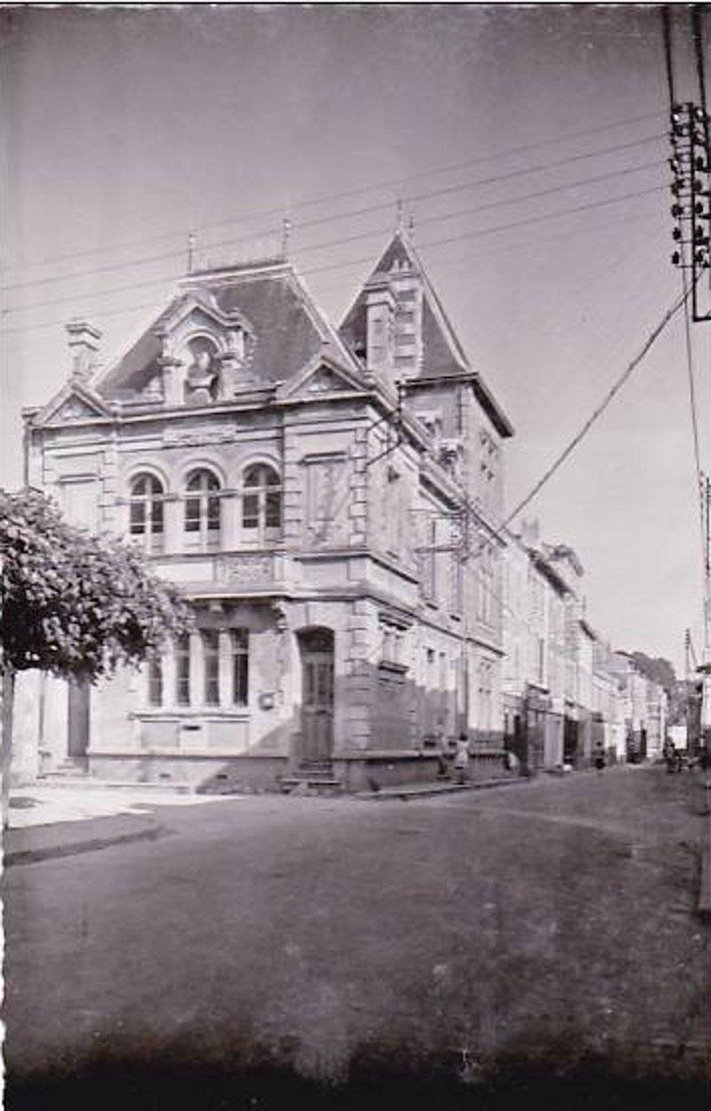 Rosires et sa maison  La Mothe saint Hray