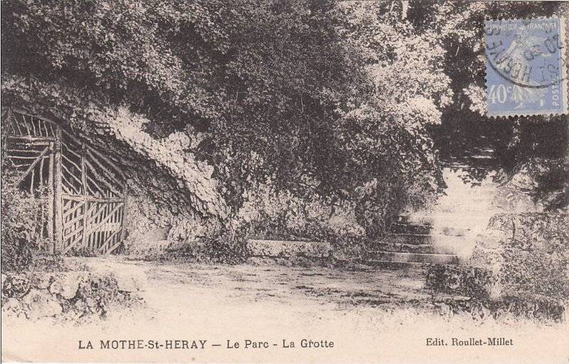 Le thtre d'extrieur et le parc de La Mothe saint Hray