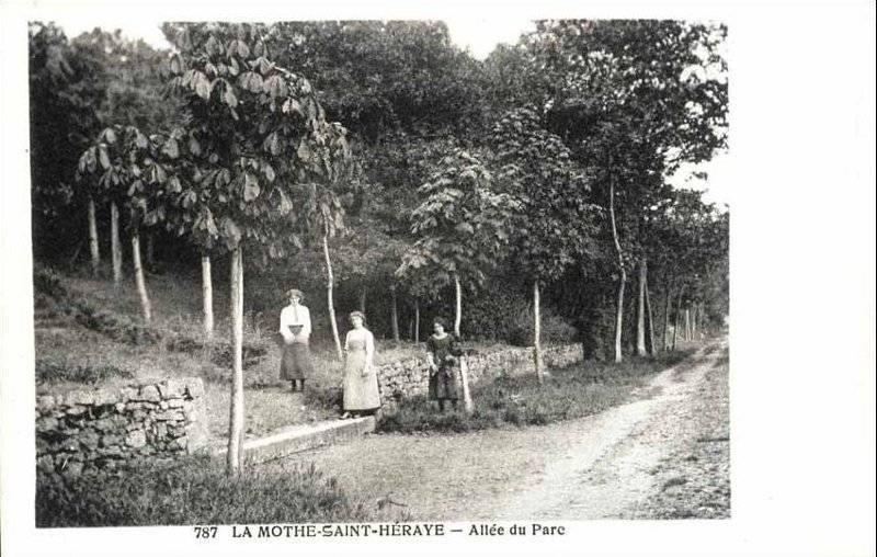 Le thtre d'extrieur et le parc de La Mothe saint Hray