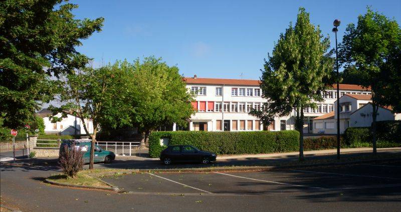 Le collge de l'orangerie  La Mothe saint-Hray