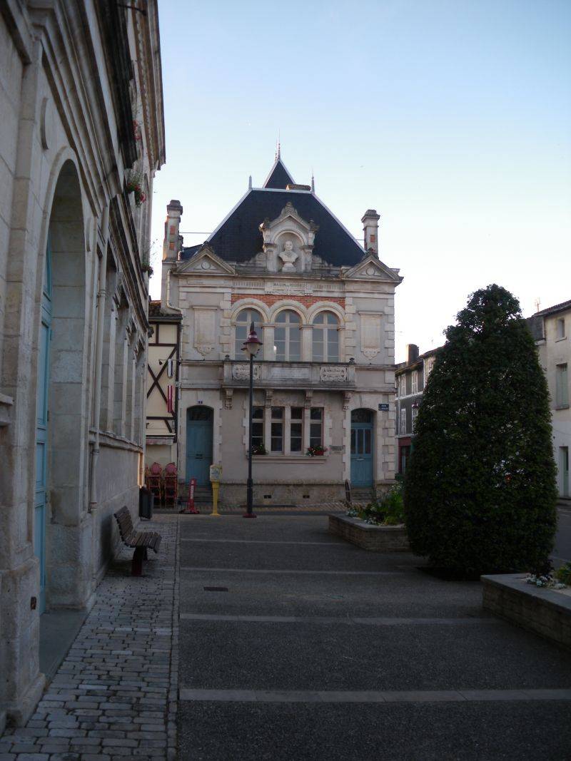 La maison des rosires  La Mothe saint-Hray